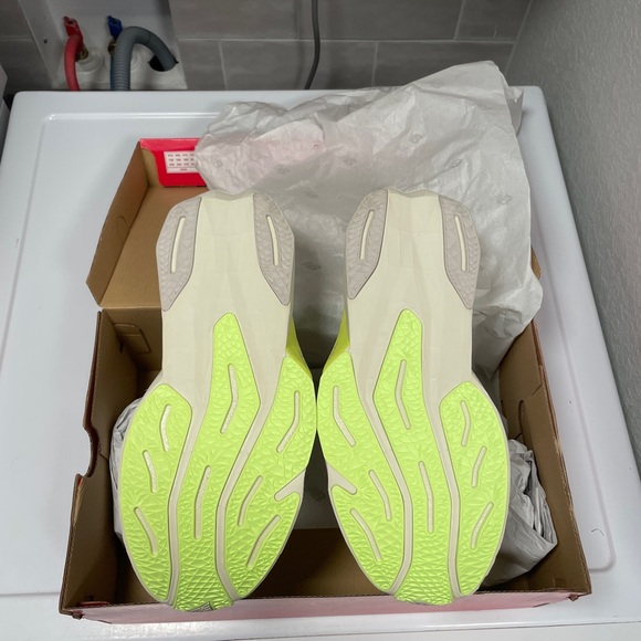 New Balance FuelCell Rebel v4 running shoes men’s size 12.5 - Picture 4 of 7